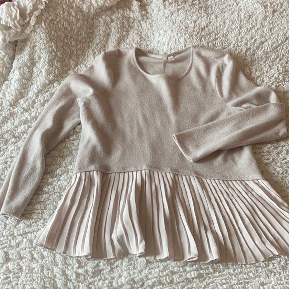 LC Lauren Conrad Sweaters - LC Lauren Conrad flowy sweater